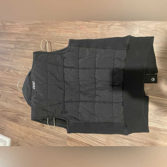 Lorna Jane puffer vest - Picture 3 of 3